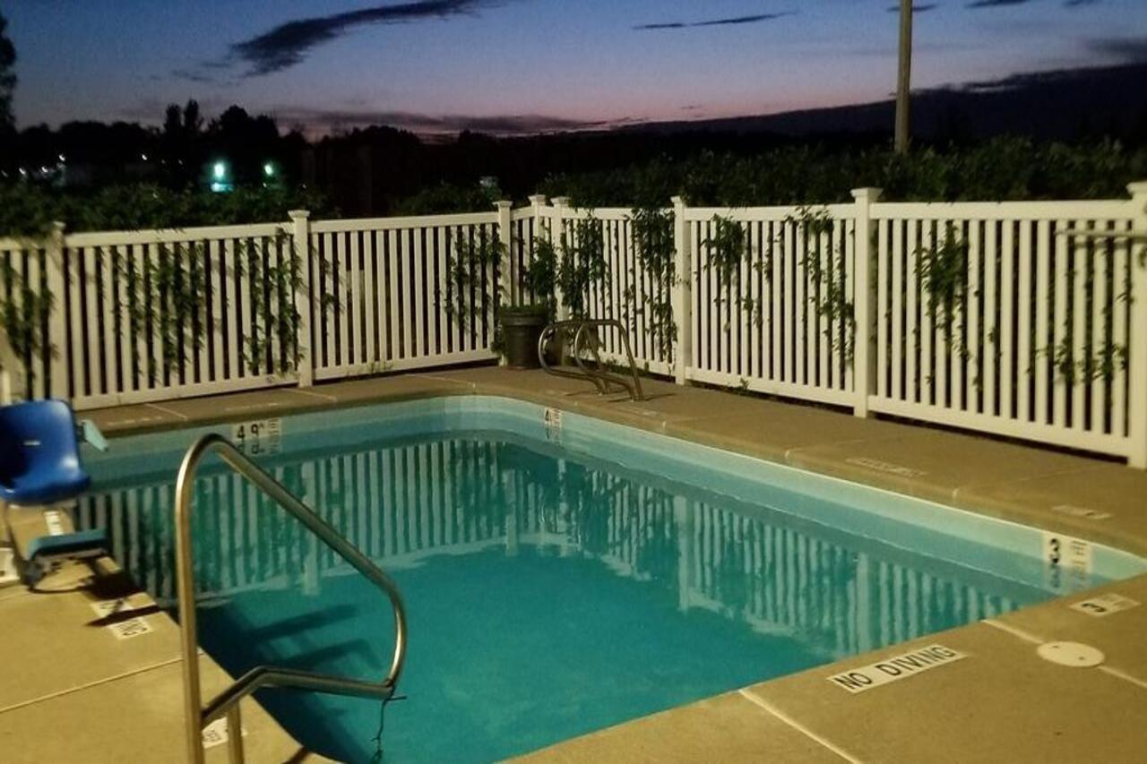 Fairbridge Inn & Suites Batavia-Darien Amusement Park Εξωτερικό φωτογραφία