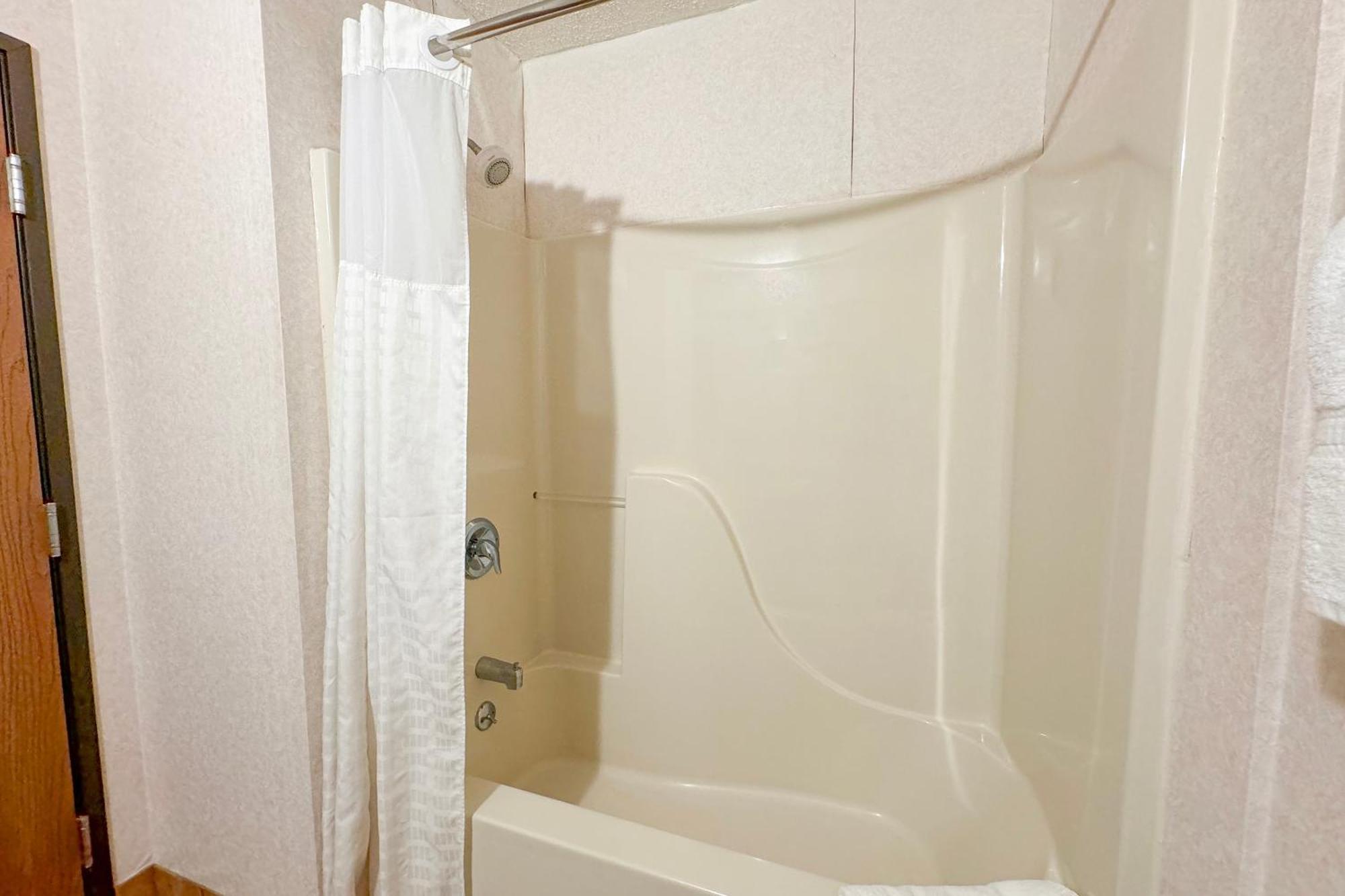 Fairbridge Inn & Suites Batavia-Darien Amusement Park Εξωτερικό φωτογραφία