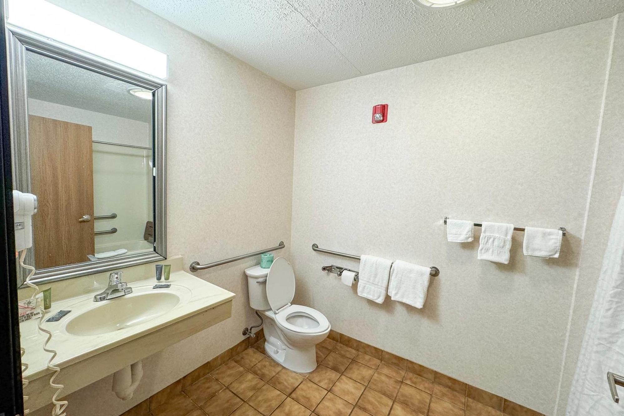 Fairbridge Inn & Suites Batavia-Darien Amusement Park Εξωτερικό φωτογραφία